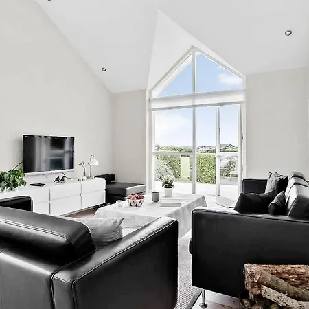 3 Bedroom Lovely In *