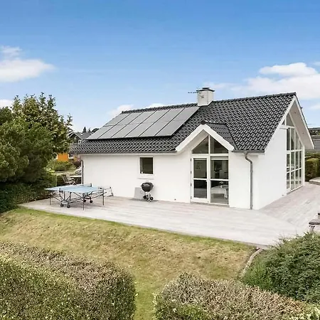 3 Bedroom Lovely In * Hejls