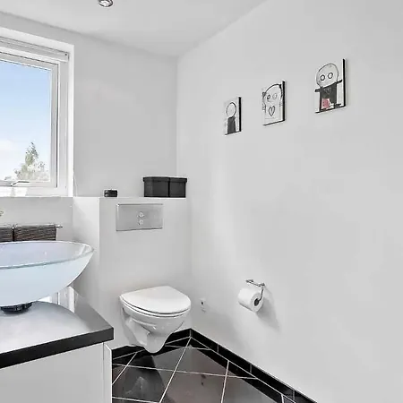 3 Bedroom Lovely In Ferienhaus